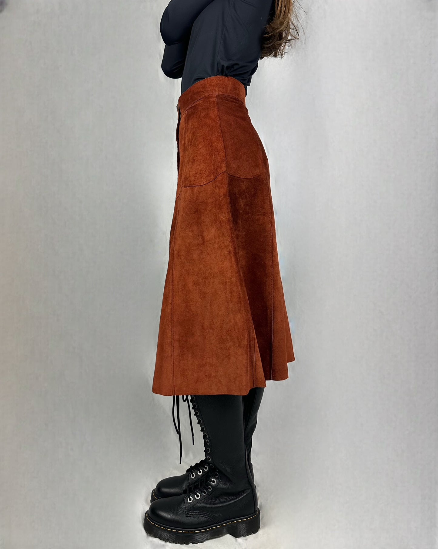 Gonna mattone in suede