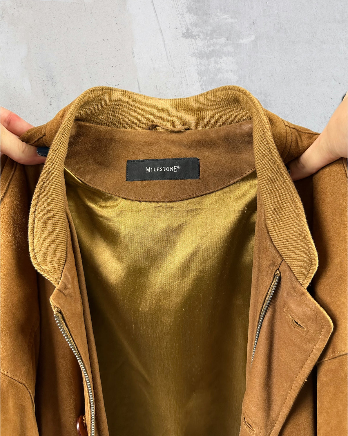 Suede bomber