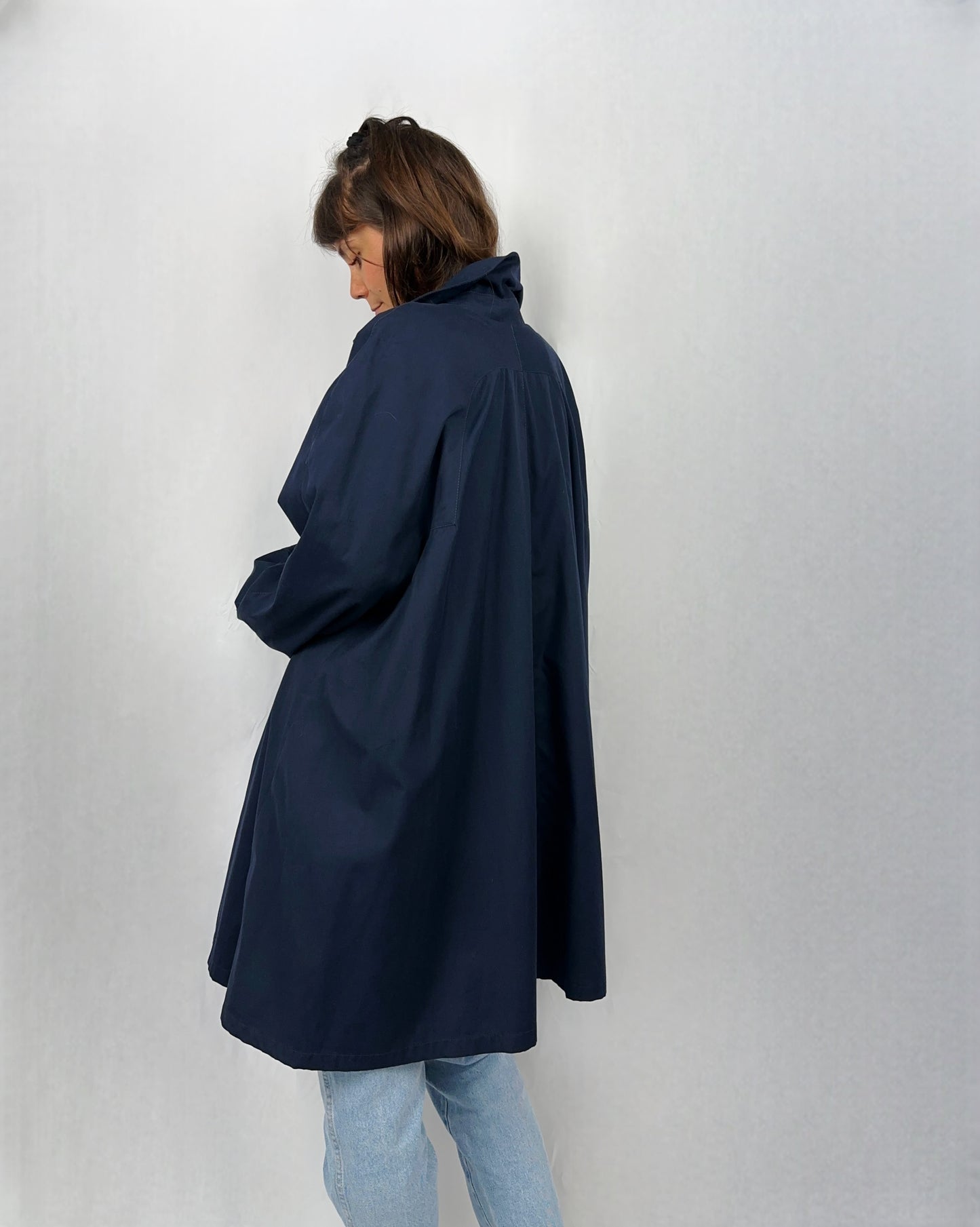 Trench blu svasato