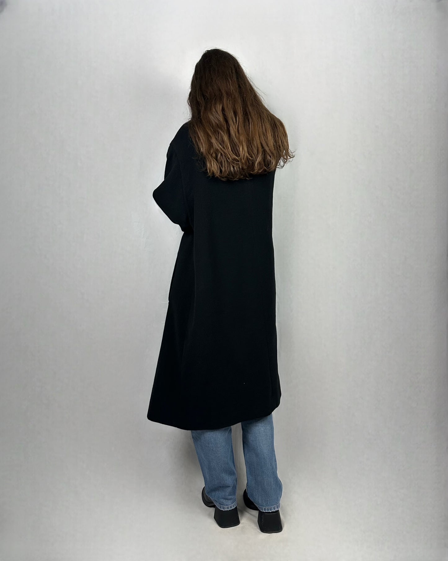 Cappotto nero essenziale