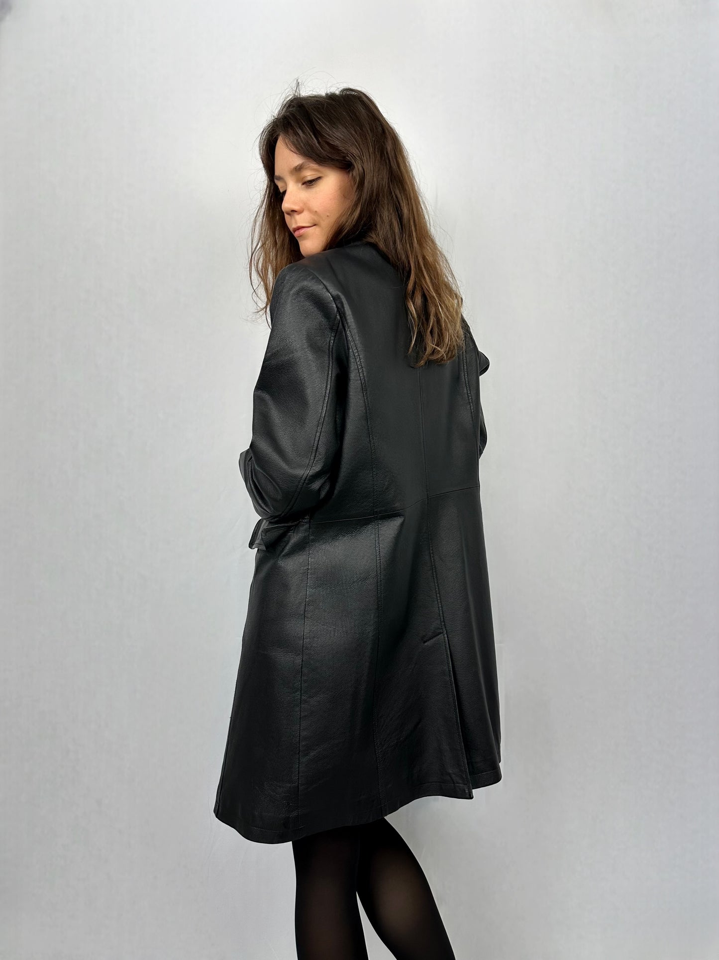 Trench minimal nero in vera pelle