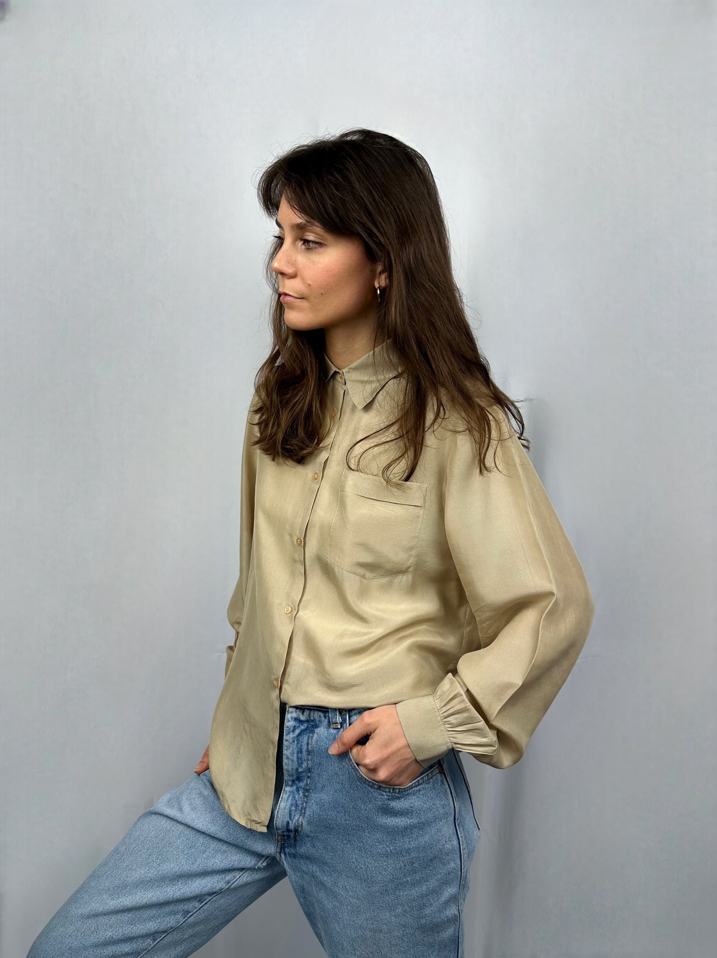 Camicia essenziale in pura seta beige