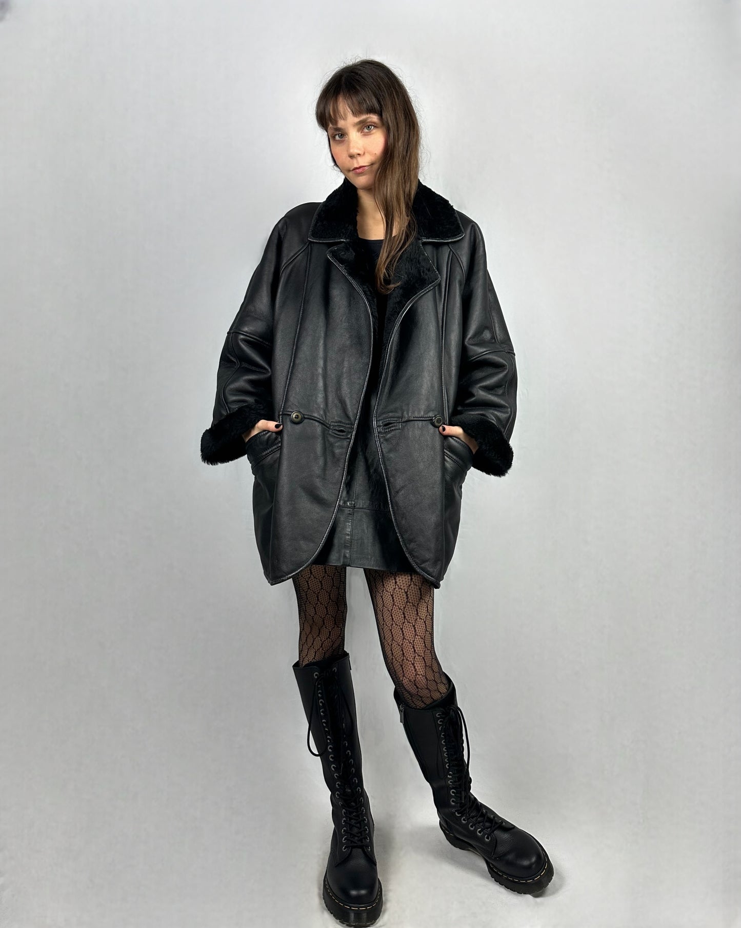 Montone nero in pelle liscia