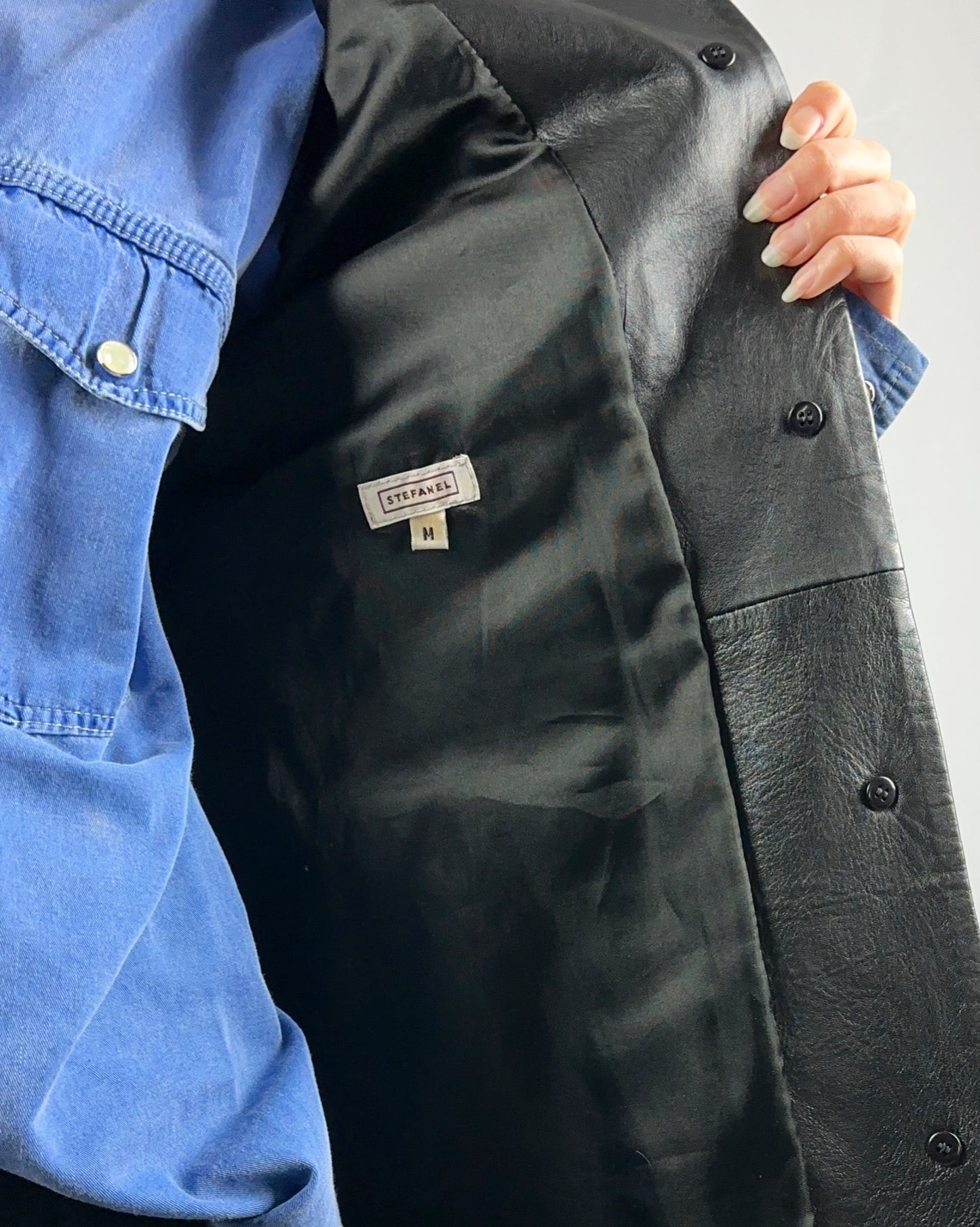 Trench nero in vera pelle