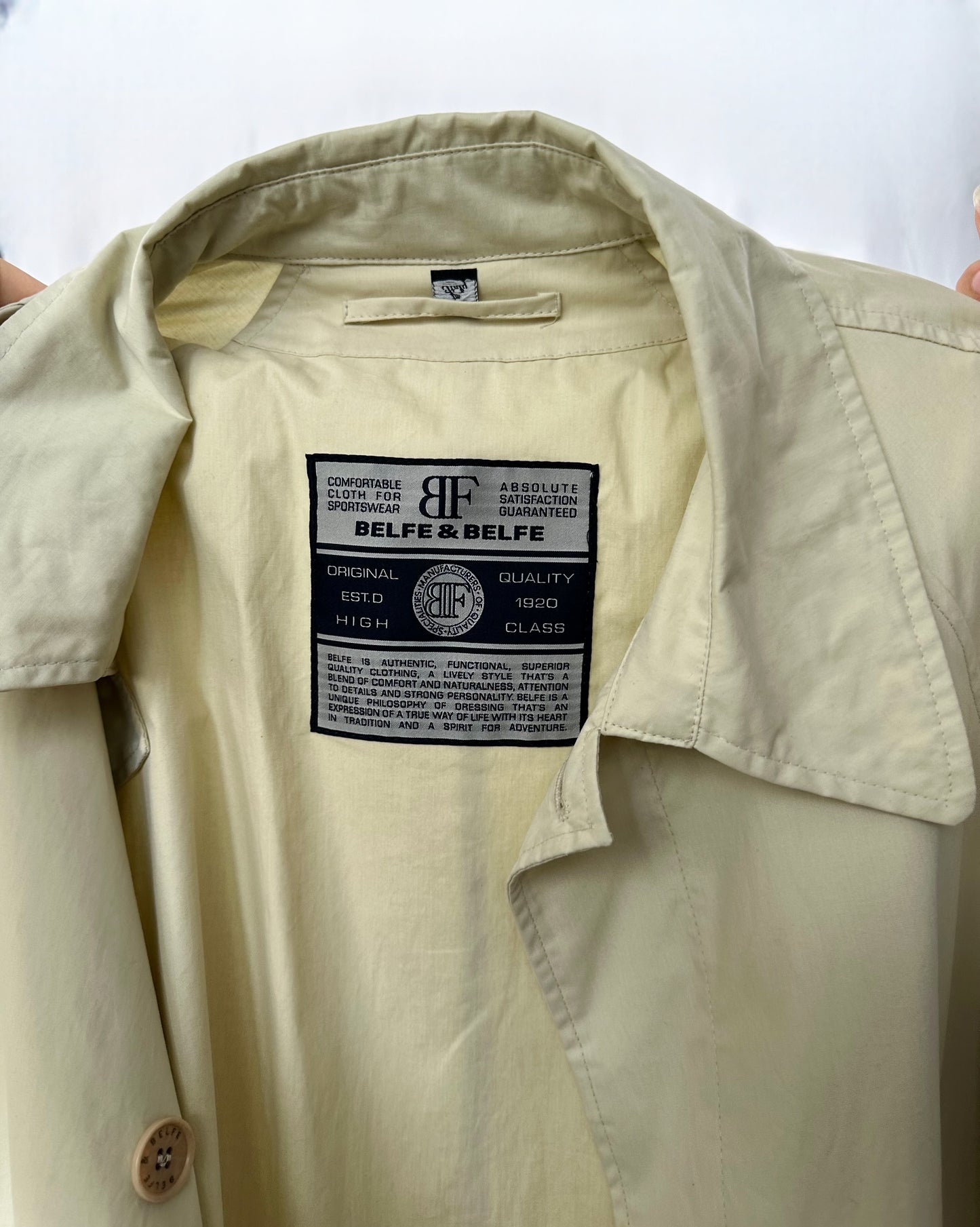 Trench classico beige