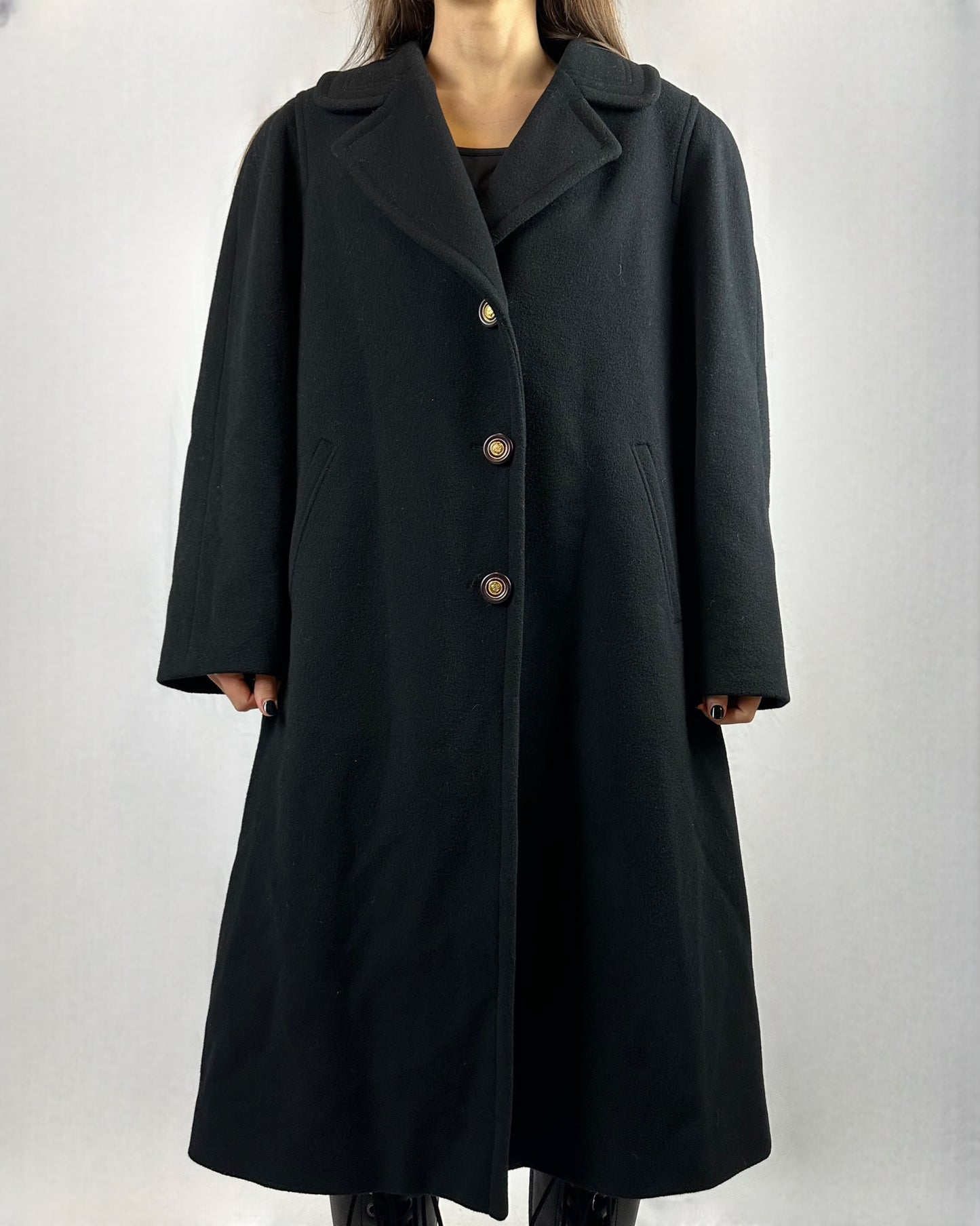 Cappotto nero in lana