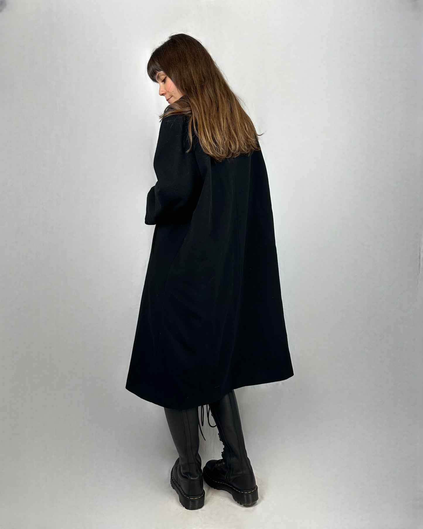 Cappotto nero in lana