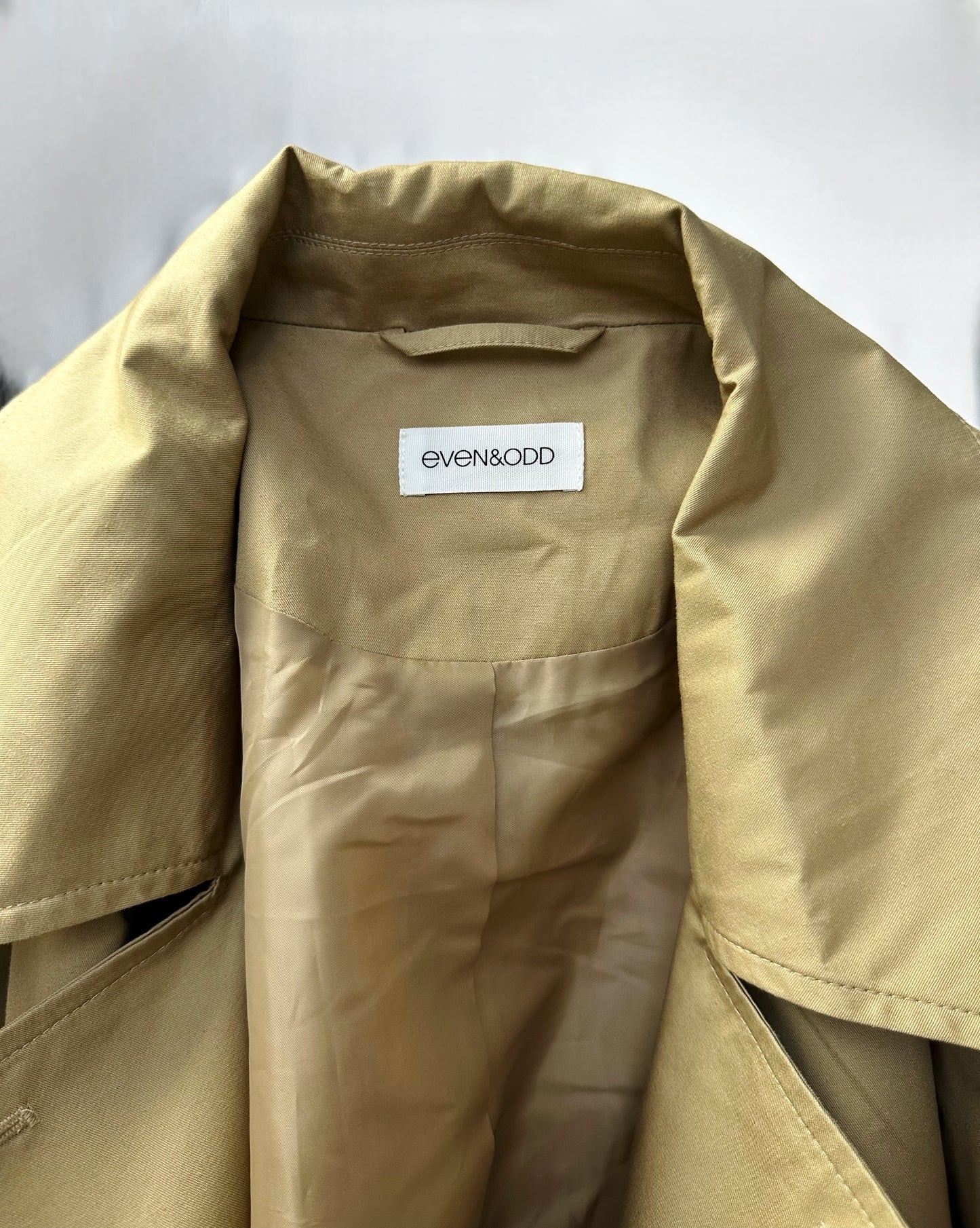 Trench doppiopetto beige caldo
