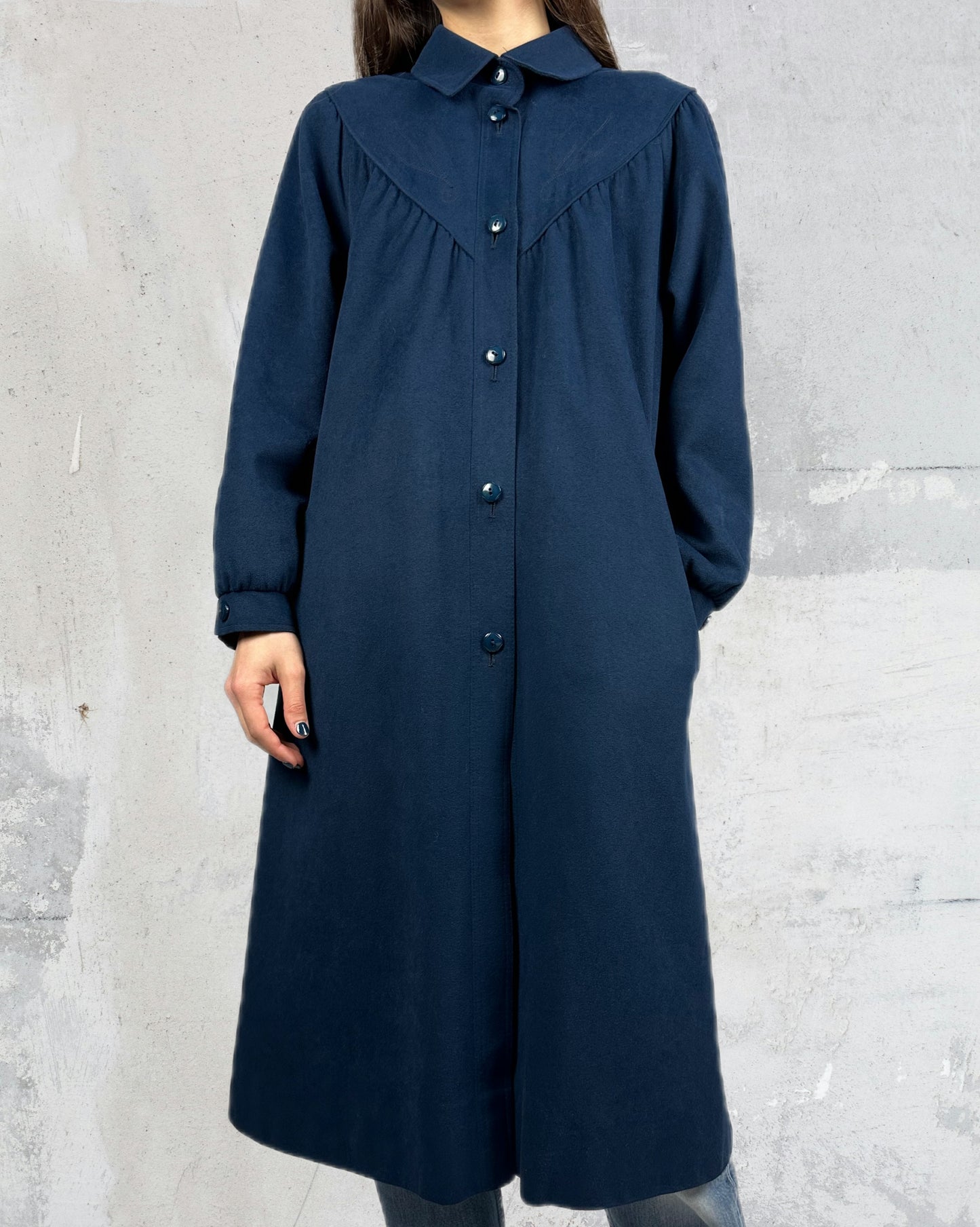 Trench blu a sbuffo