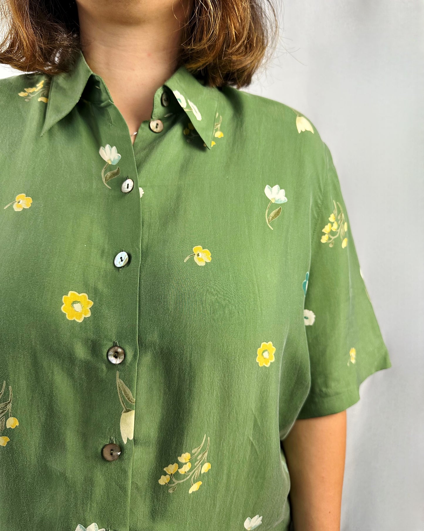 Camicia fiorita in cupro